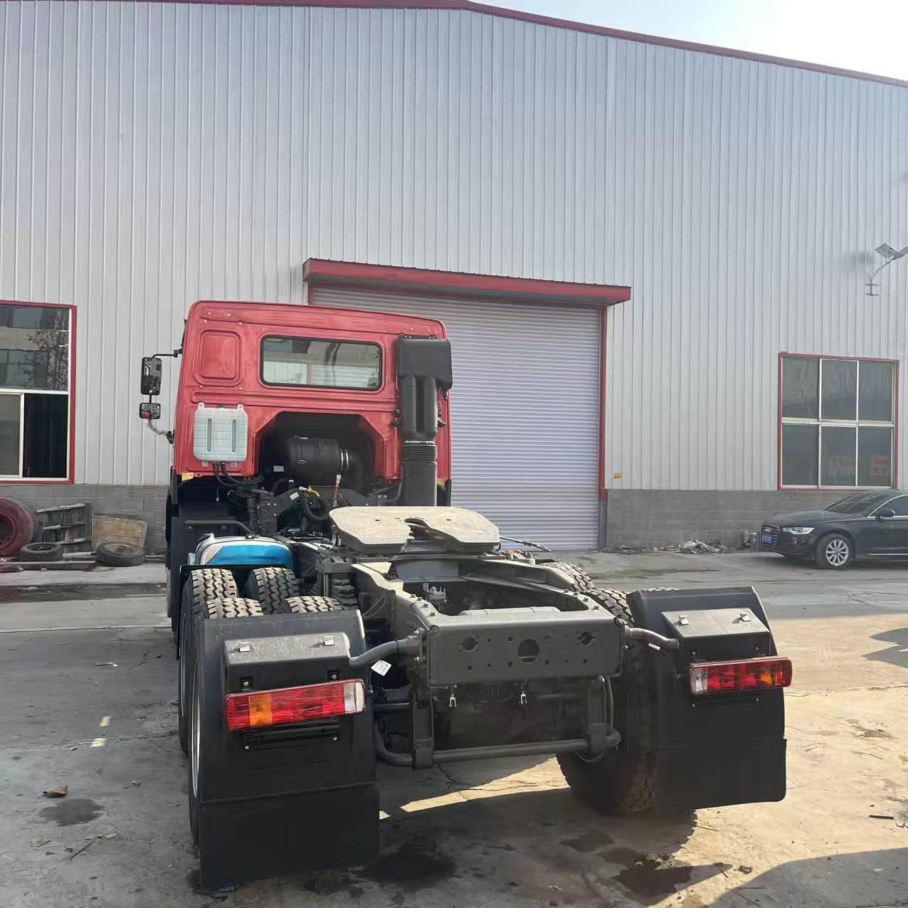 Howo 6×4 Tractor Head, 371 HP image 3