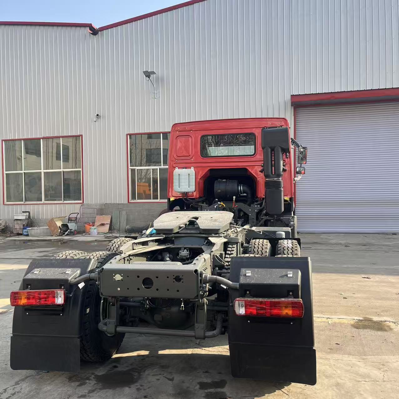 Howo 6×4 Tractor Head, 371 HP image 4