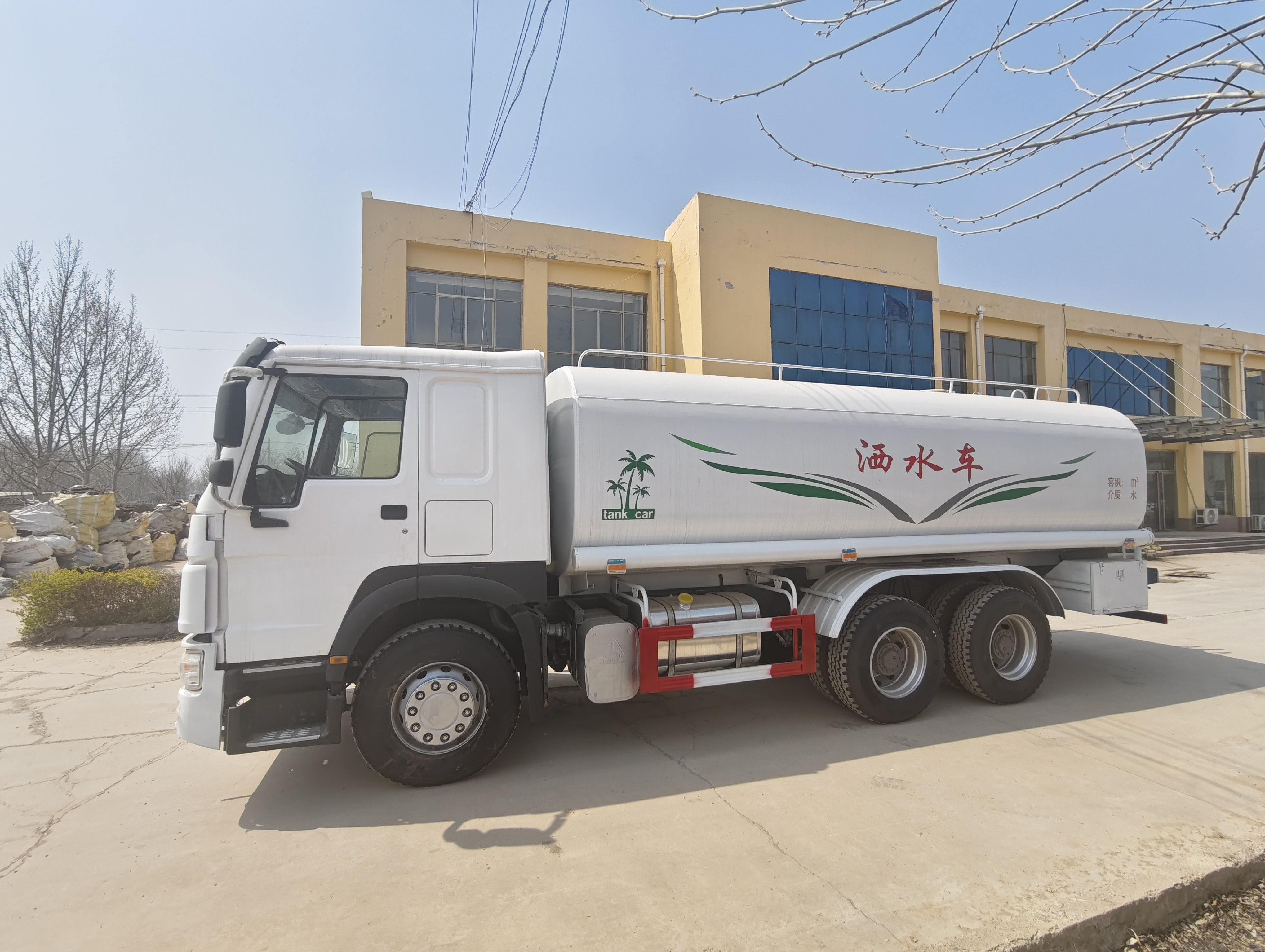 Water Sprinkler Truck 6×4/ Water Bowser） image 2
