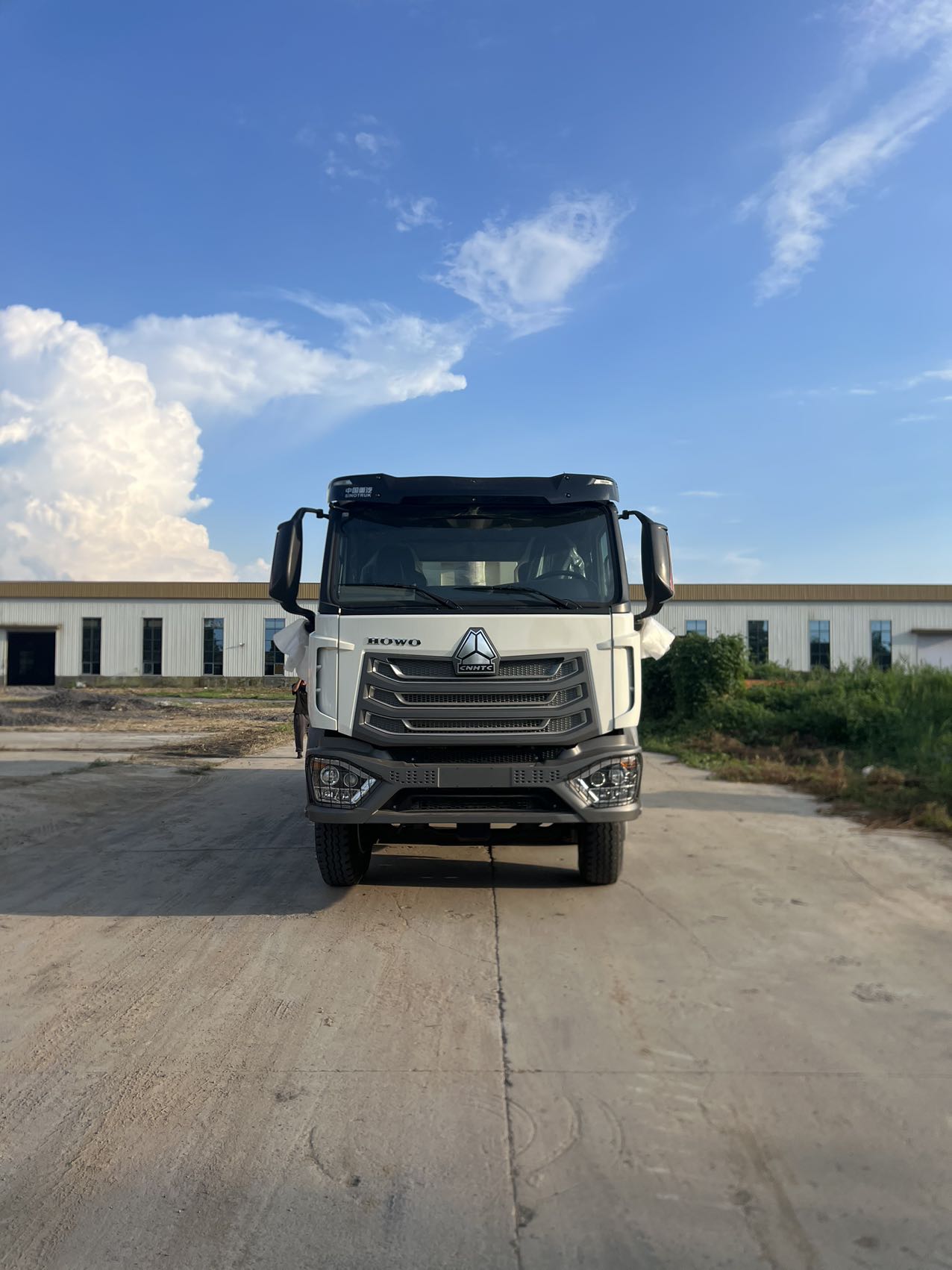 HOWO NX 8×4 Tipper Truck, 380 HP
