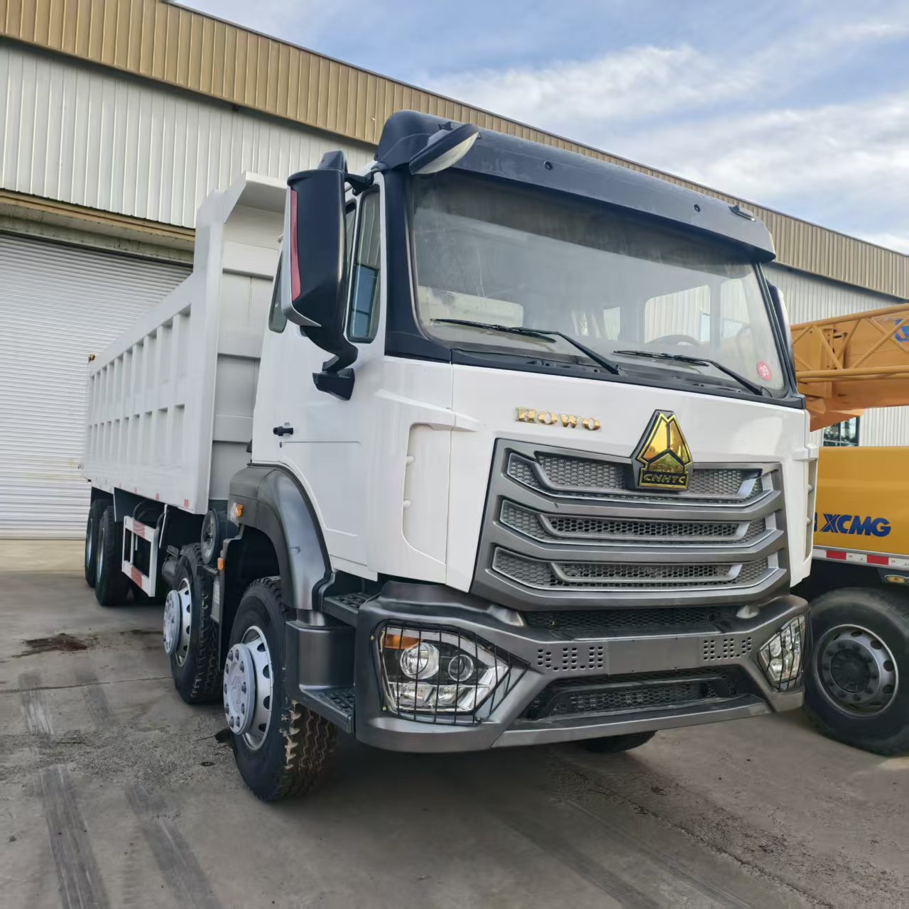 HOWO NX 8×4 Tipper Truck, 380 HP image 3