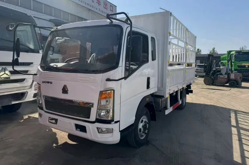 Howo 4×2 high‑rail stake cargo truck