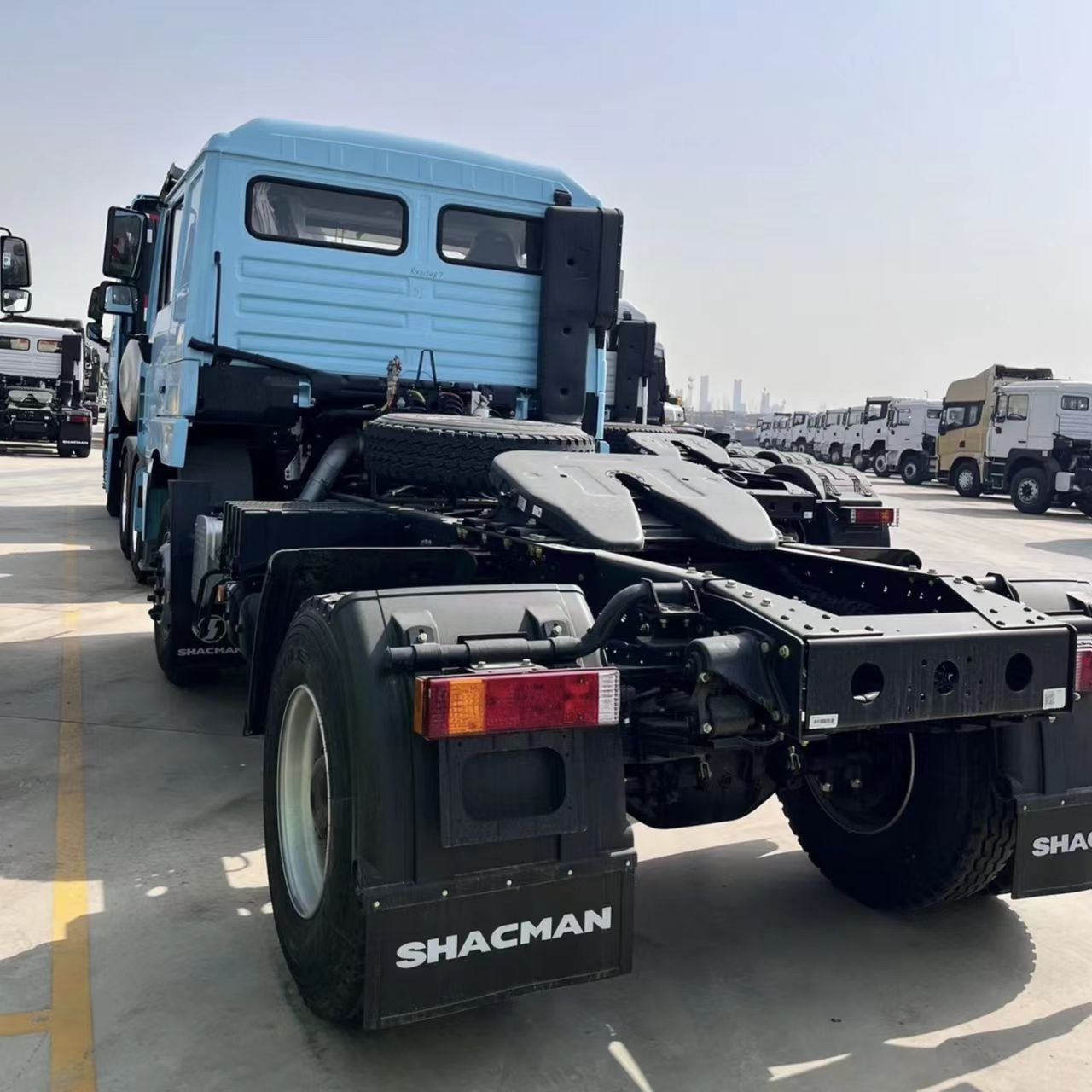 SHACMAN F3000 6×4 Tractor Head 400HP image 4