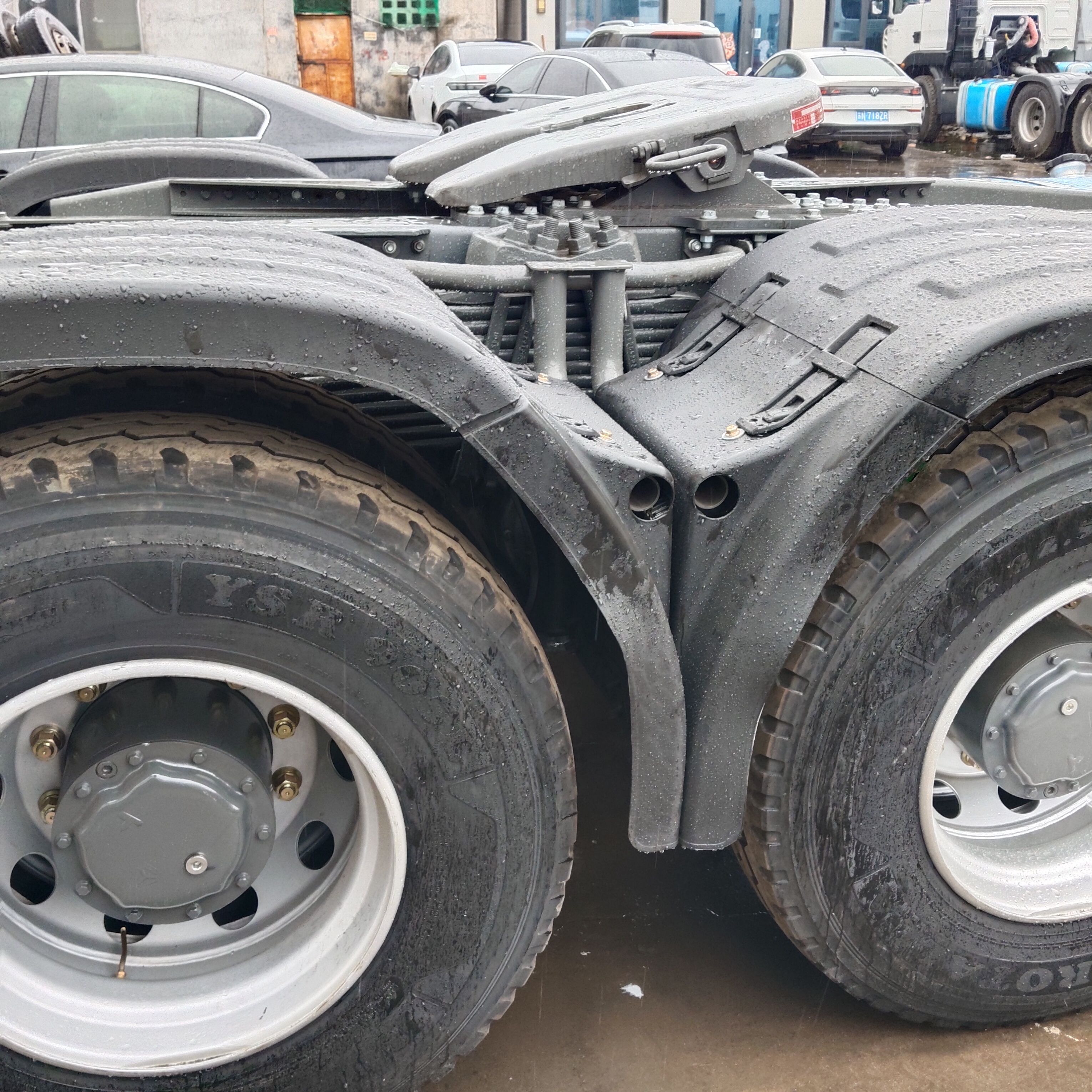 Howo NX 6×4 tractor truck image 6