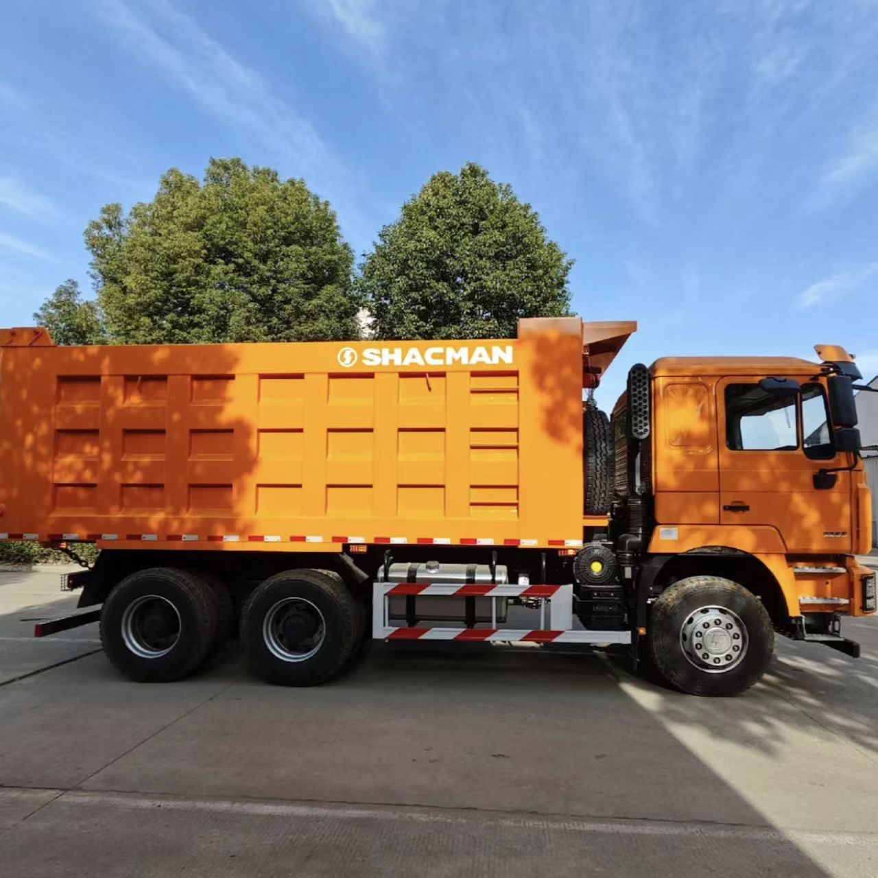 Sinotruk image 3