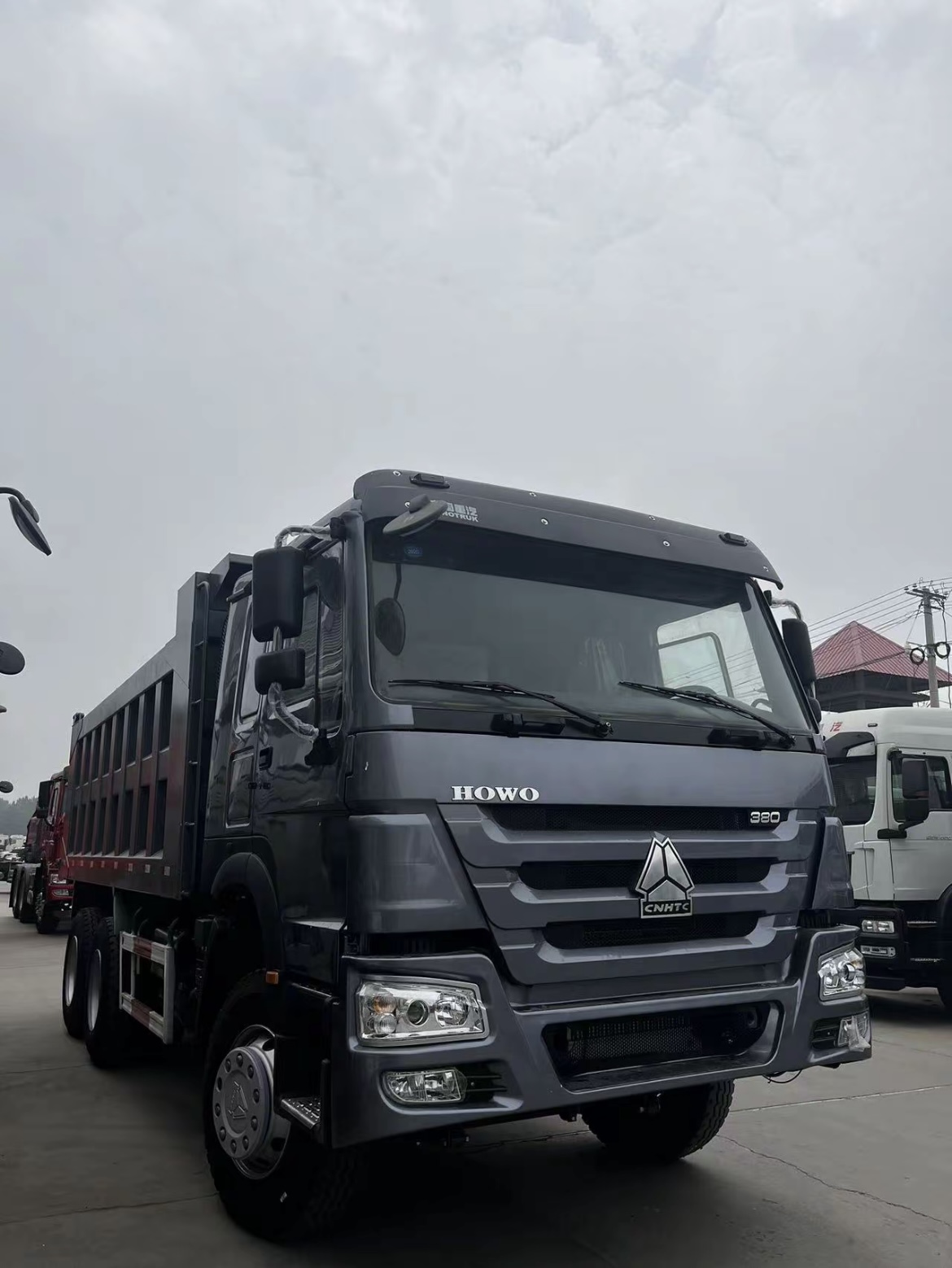 Sinotruk Howo 380 HP 6×4 Dump Truck, Euro 3 / Euro 5 optional image 3