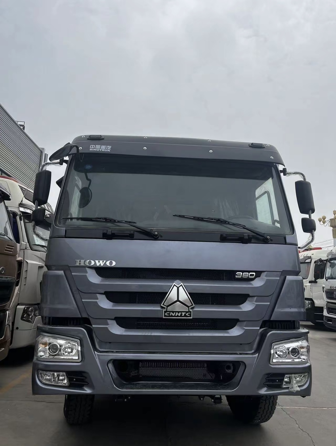 Sinotruk Howo 380 HP 6×4 Dump Truck, Euro 3 / Euro 5 optional image 2