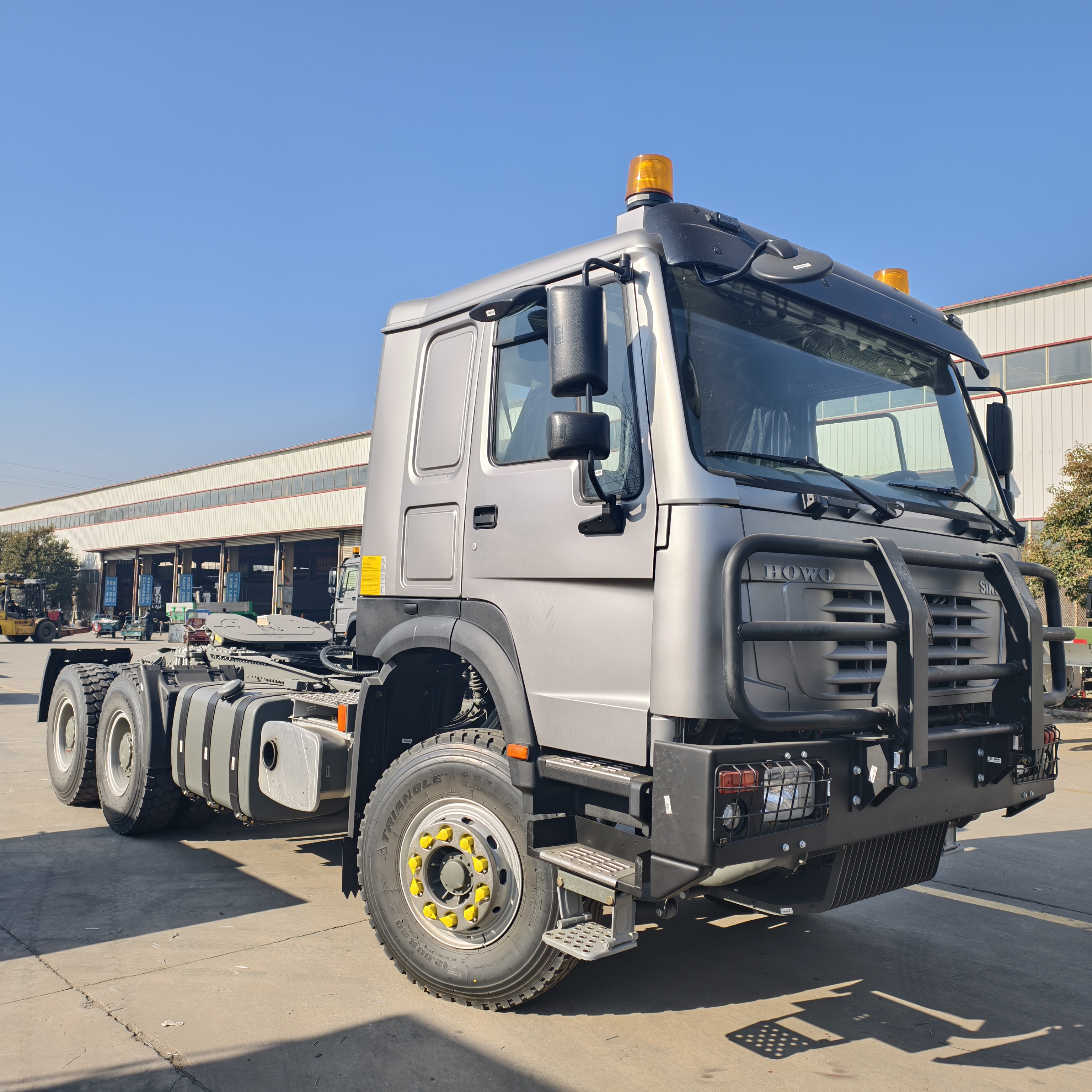 HOWO 6×6 All-wheel-drive Tractor Truck image 3