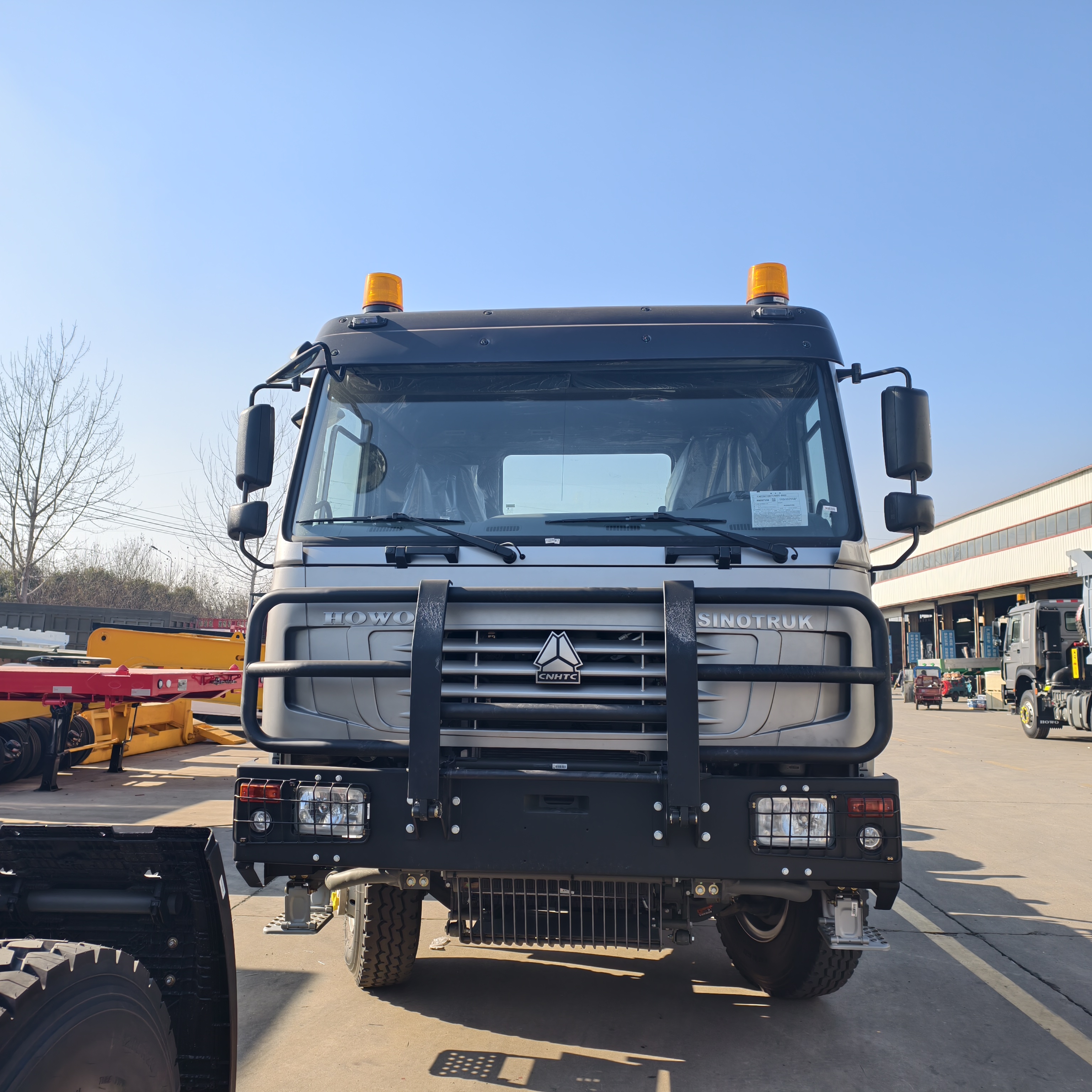 HOWO 6×6 All-wheel-drive Tractor Truck image 2