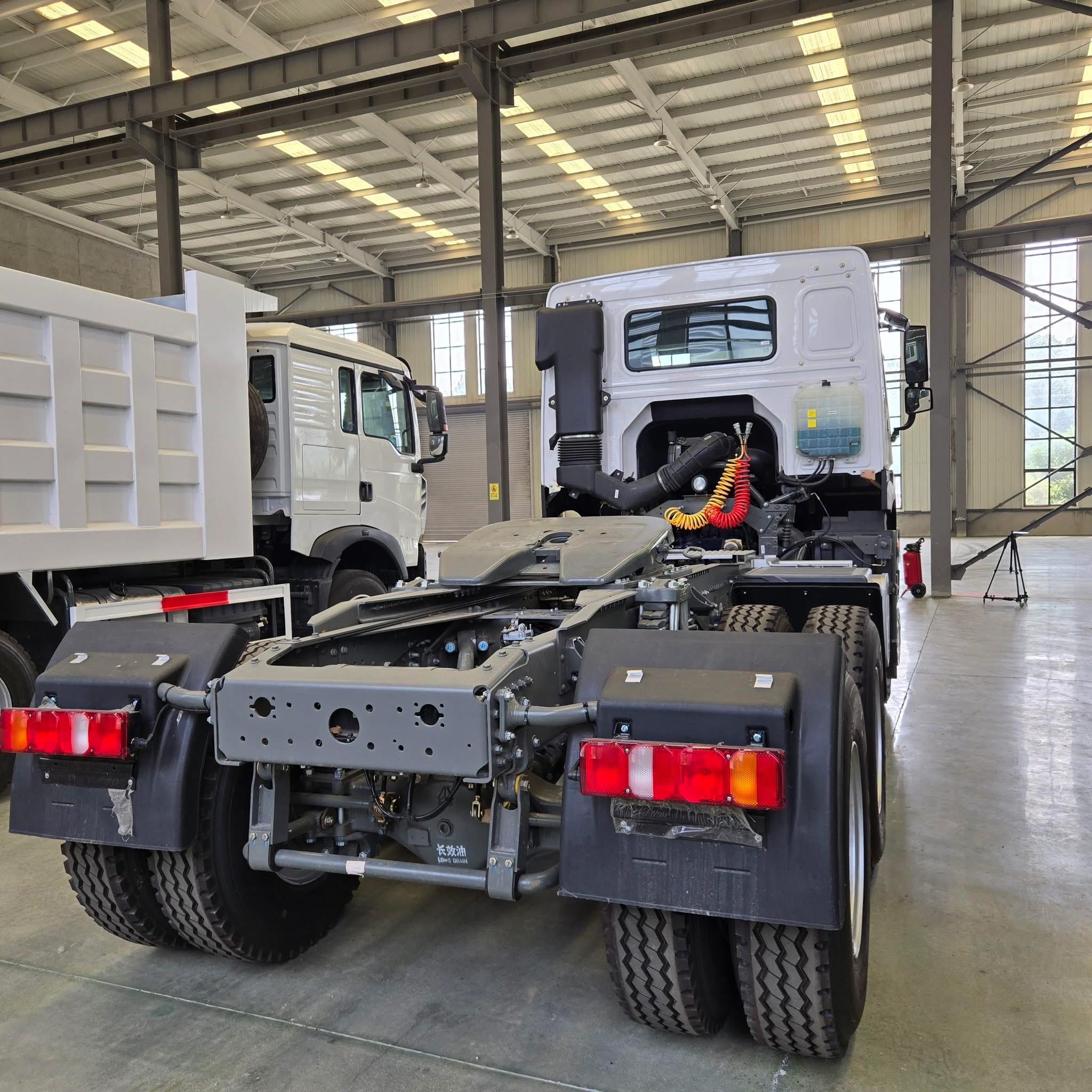 HOWO 6×4 Tractor Truck 400HP image 3