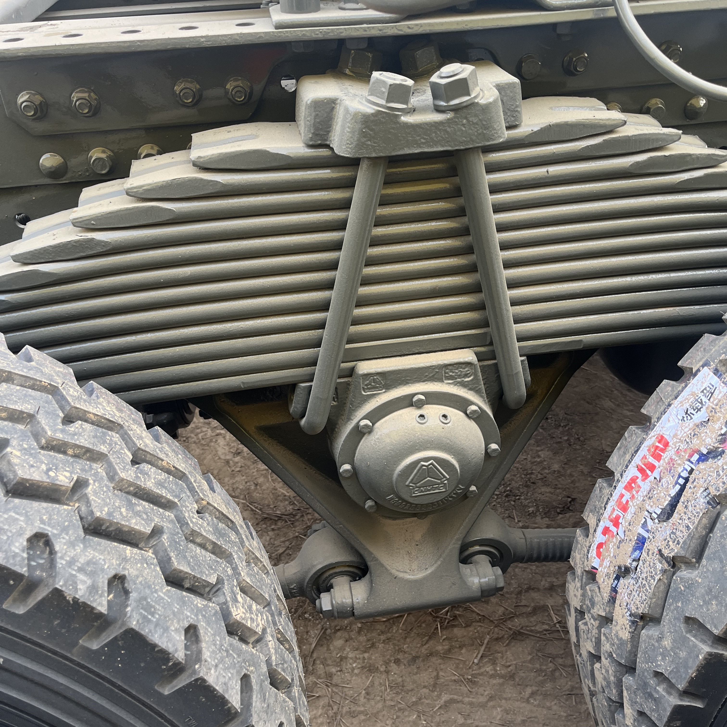 HOWO 6×4 Tractor Head 371HP image 3