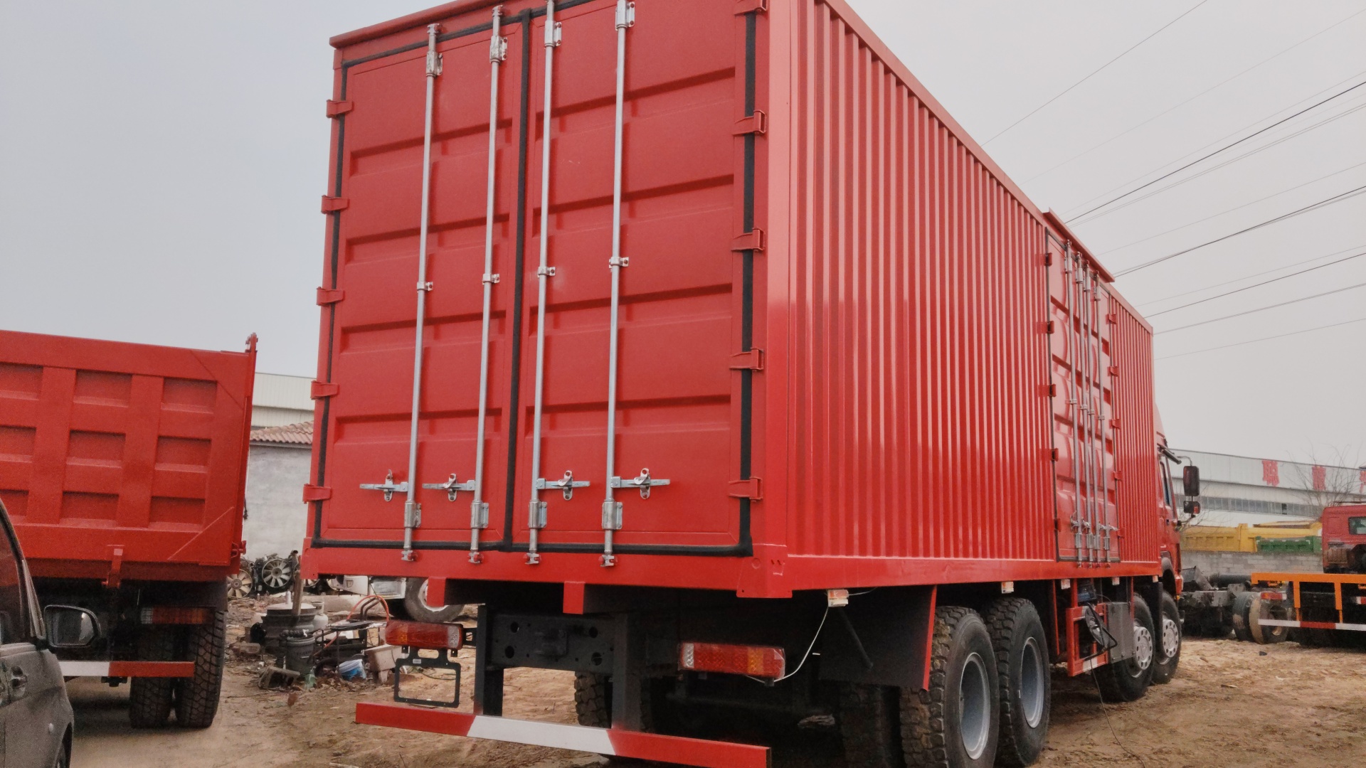Howo 8×4 box truck image 6