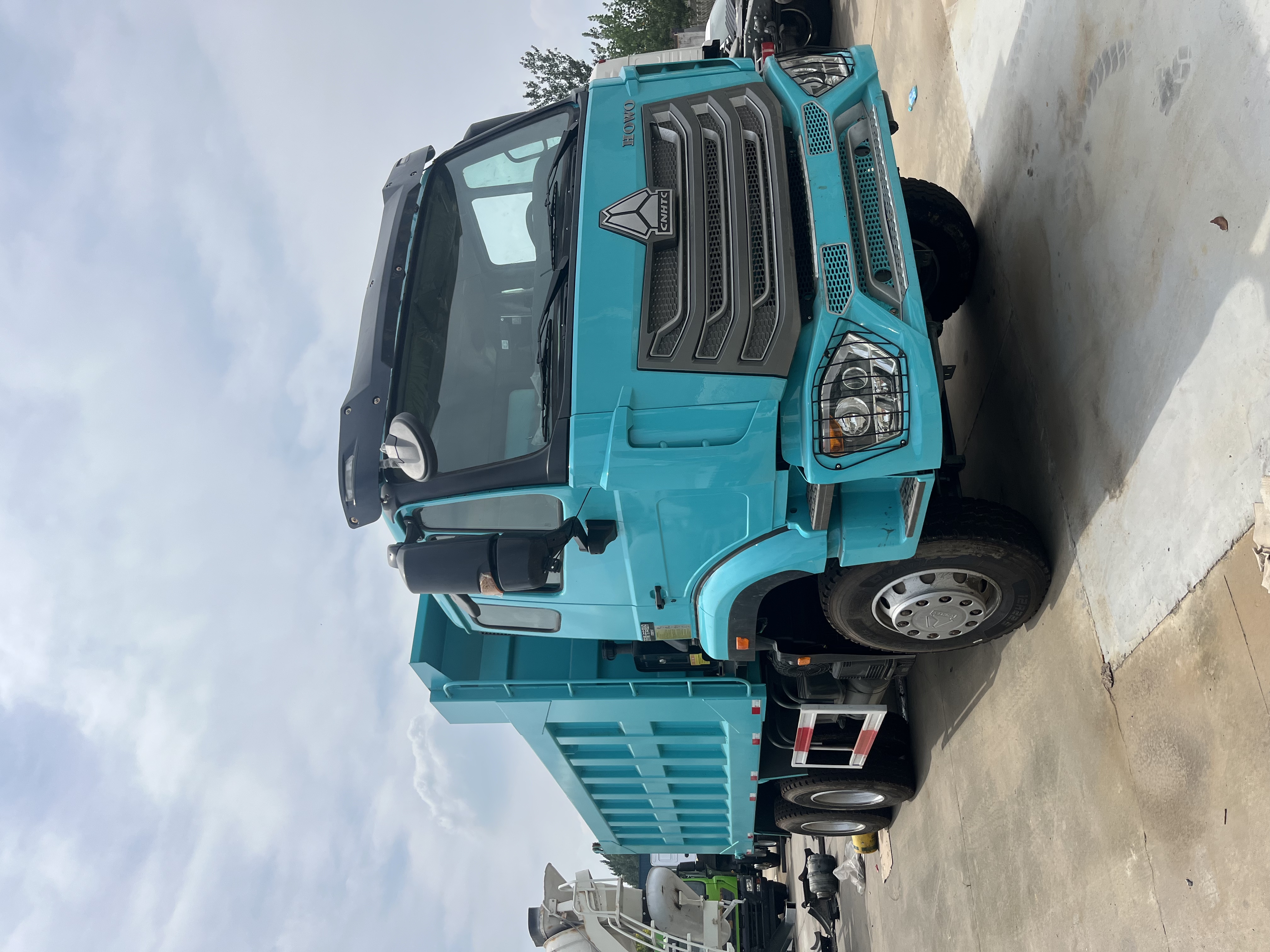 HOWO NX 6×4 Tipper Truck, 371 HP image 3