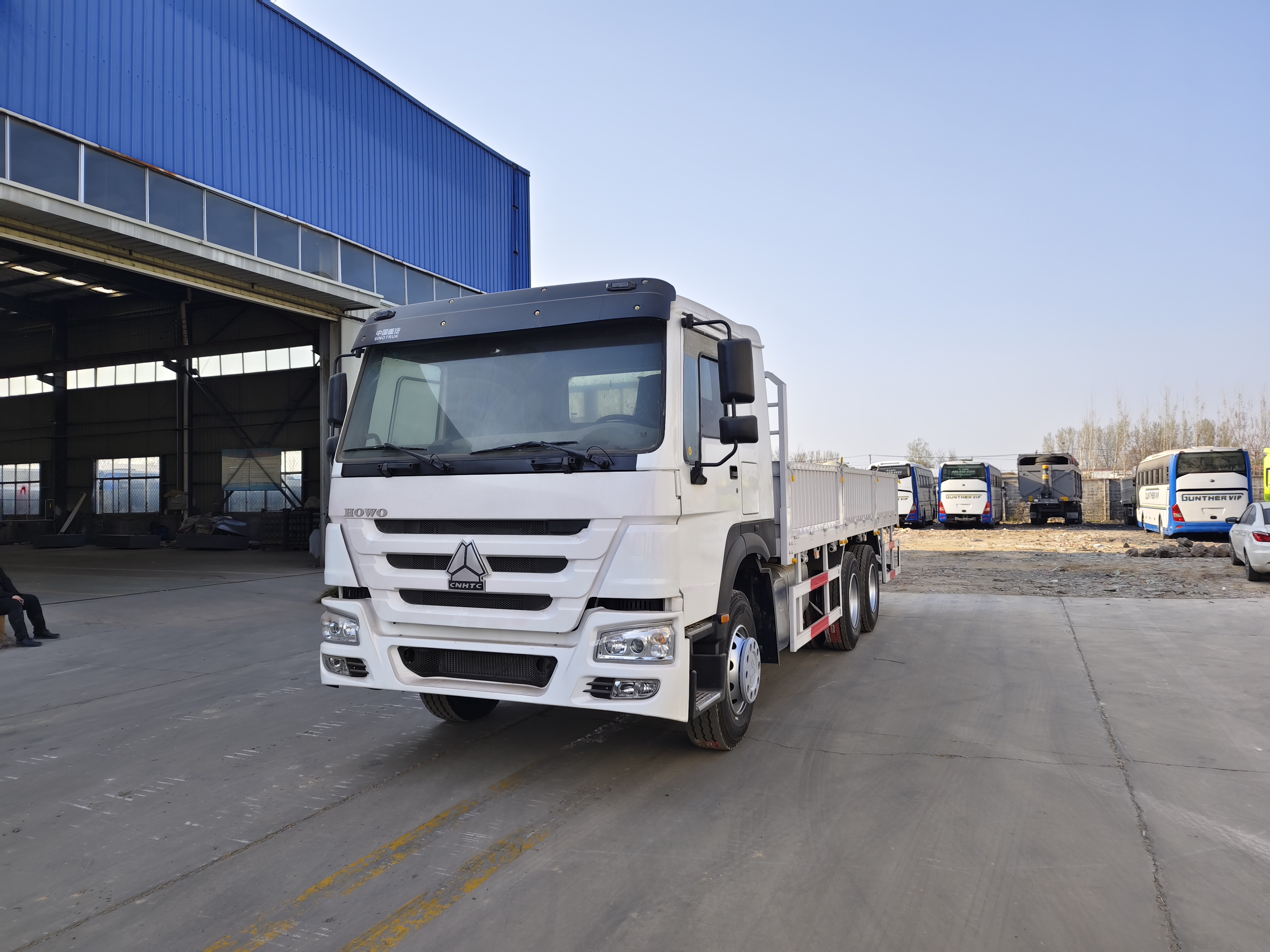 HOWO 6×4 Flatbed Cargo Truck image 2