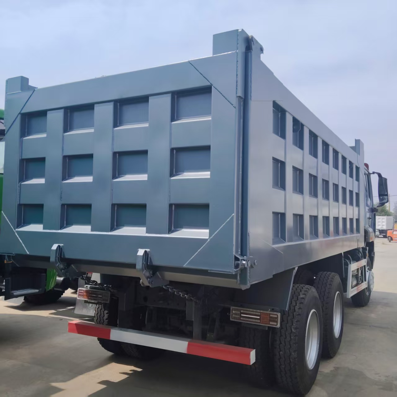 HOWO NX 6×4 dump truck image 6