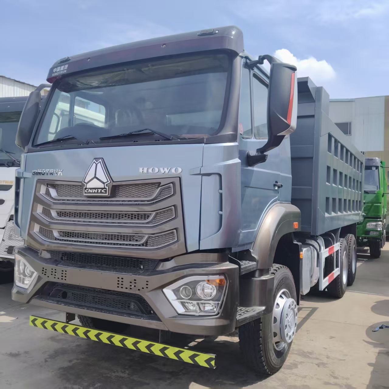 HOWO NX 6×4 dump truck image 2