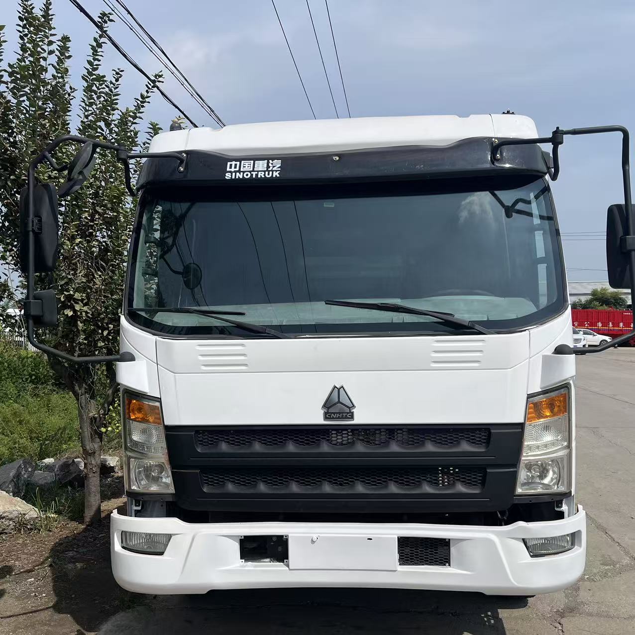 HOWO 4×2 Dump Truck 130HP image 2