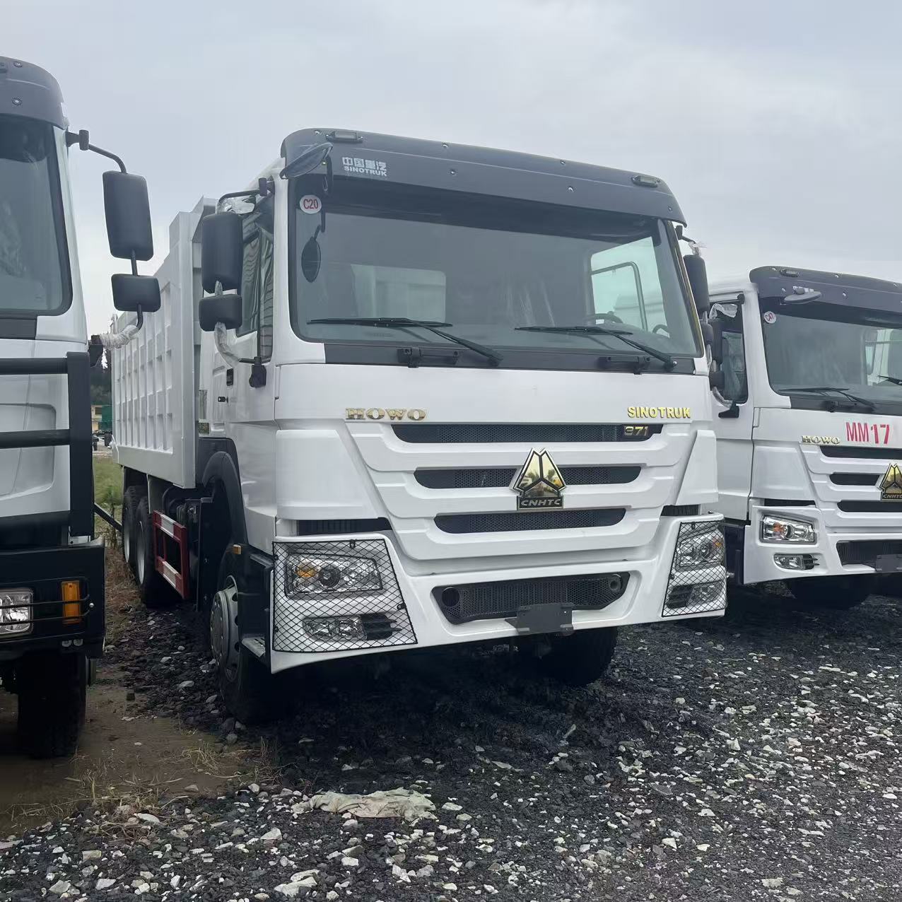 Howo 6×4 dump trucks, also known as muck trucks, suitable for construction, earthwork and sand & stone projects. image 2