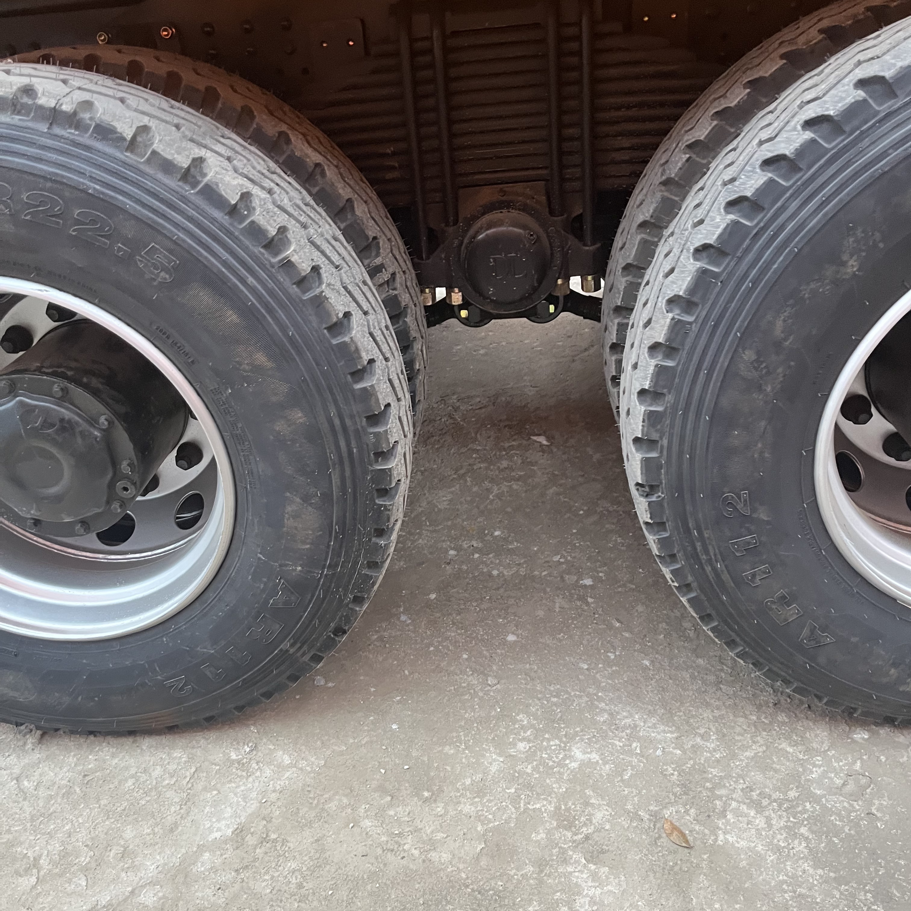 Shacman F3000 6×4 Dump Truck, 380HP image 5