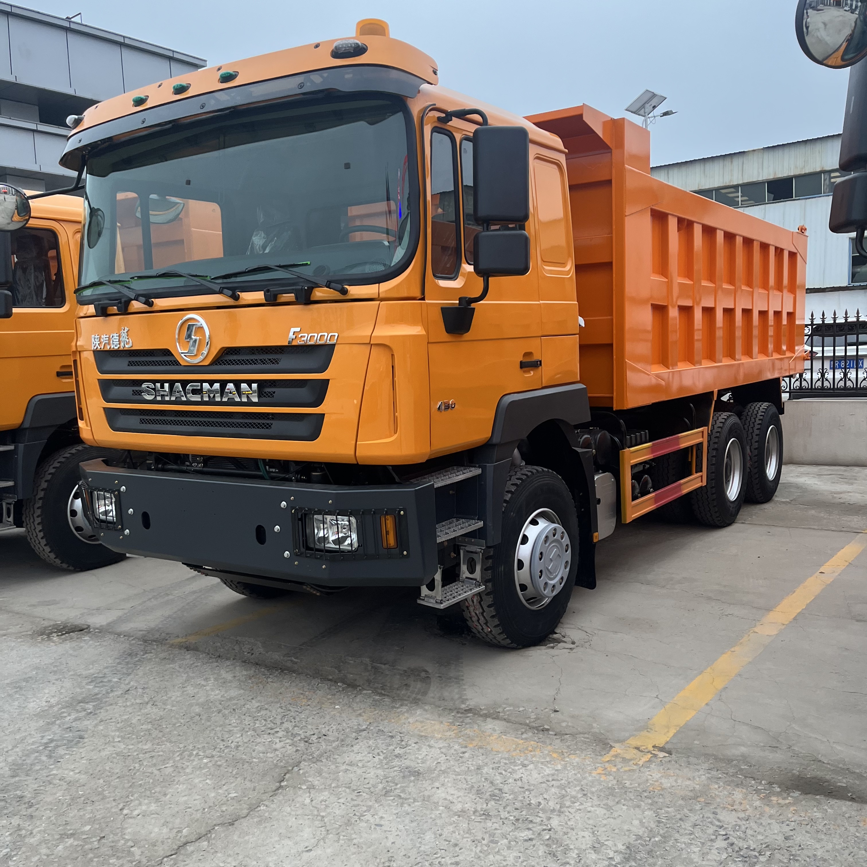 Shacman F3000 6×4 Dump Truck, 380HP image 2