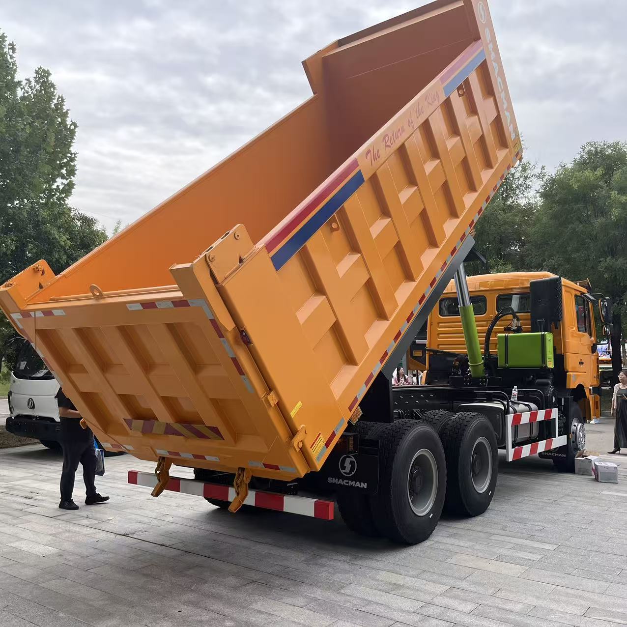 Shacman F3000 6x4 Dump Truck image 3