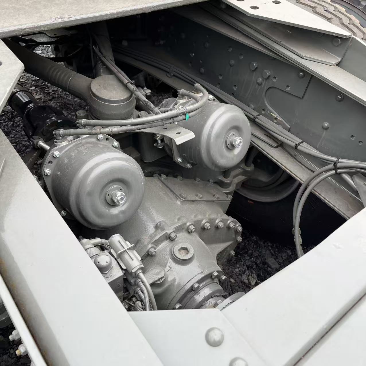 HOWO 6×4 Tractor Truck, 371HP image 4