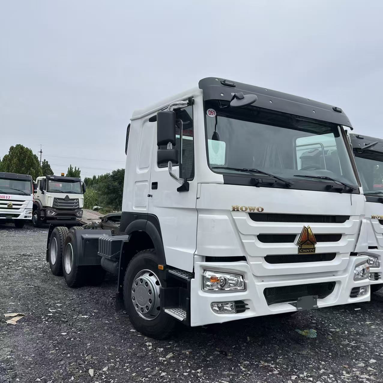 HOWO 6×4 Tractor Truck, 371HP image 2