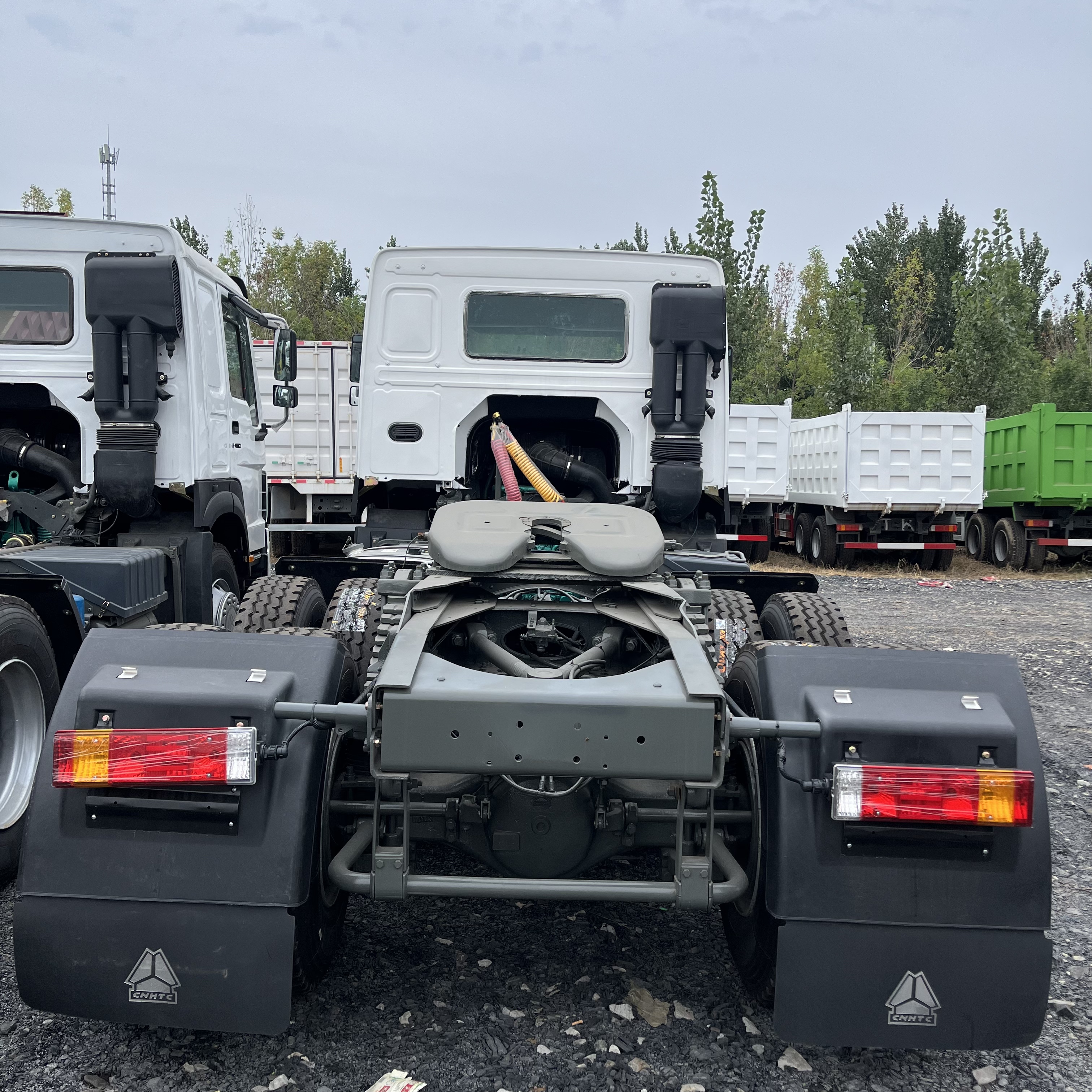 HOWO 6×4 Tractor Truck, 371HP image 5