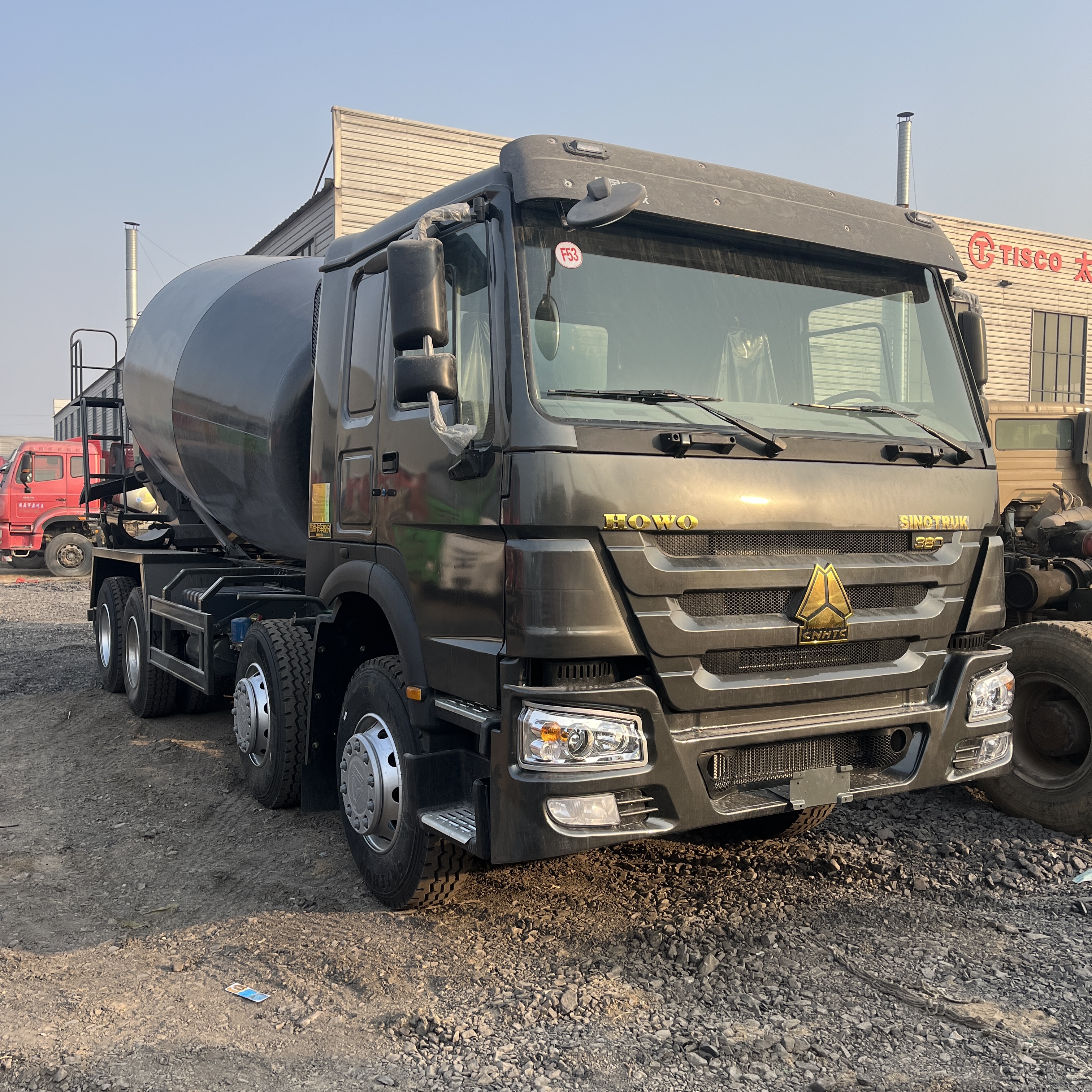 Sinotruk HOWO 8×4 Concrete Mixer Truck — 380 hp