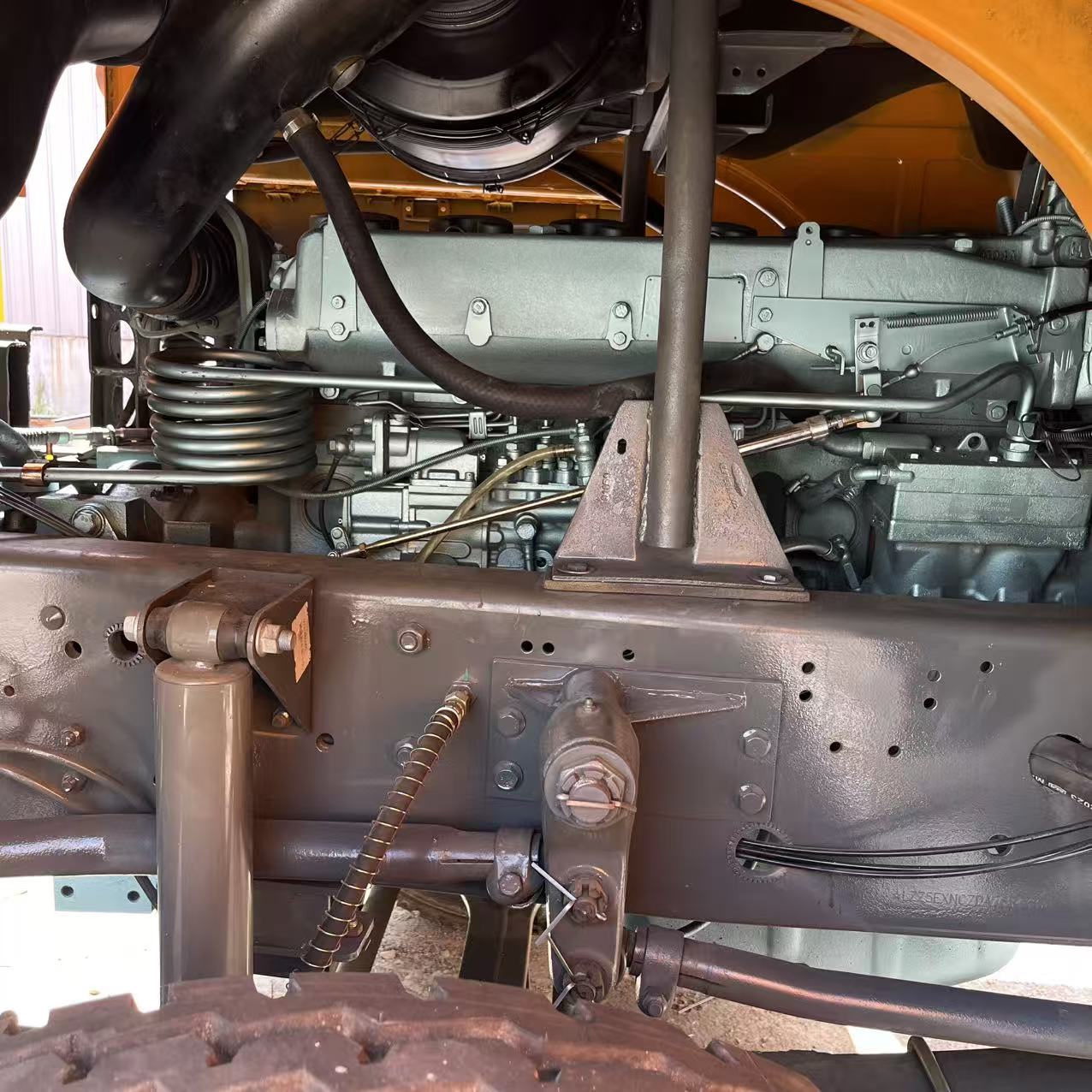 Howo 8×4 dump truck image 8