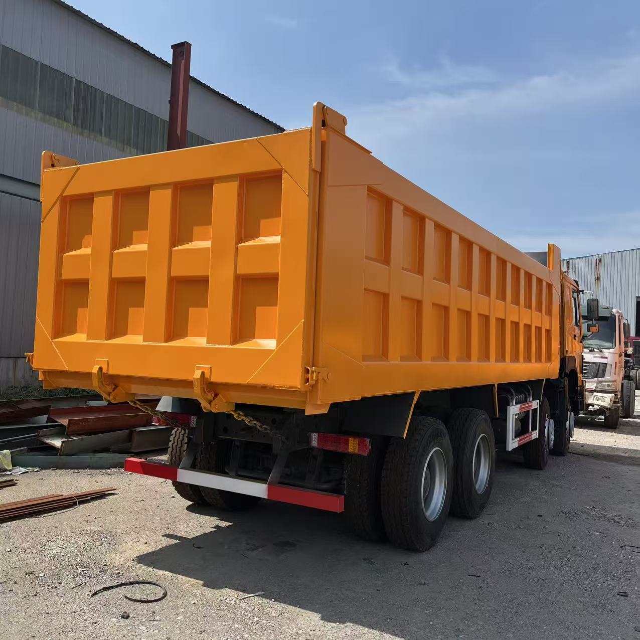Howo 8×4 dump truck image 4