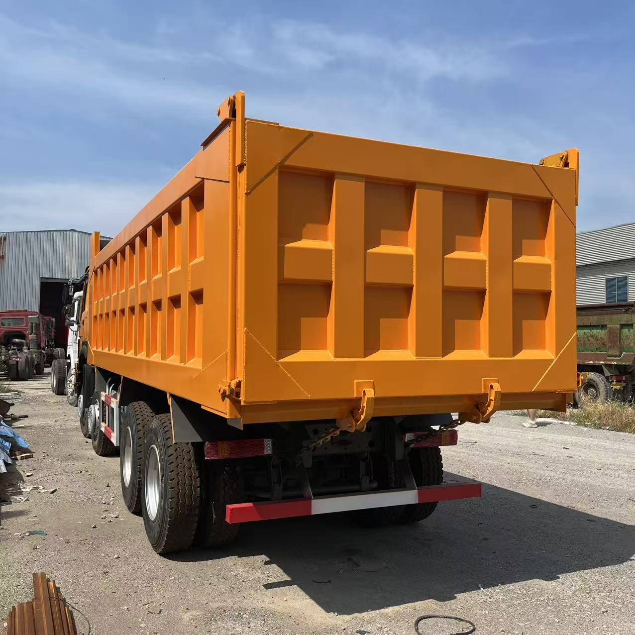 Howo 8×4 dump truck image 5