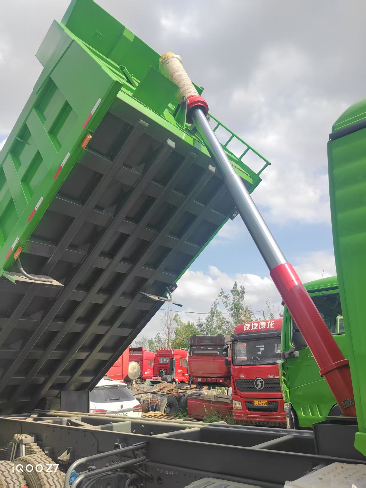 HOWO TX 6×4 dump truck image 6
