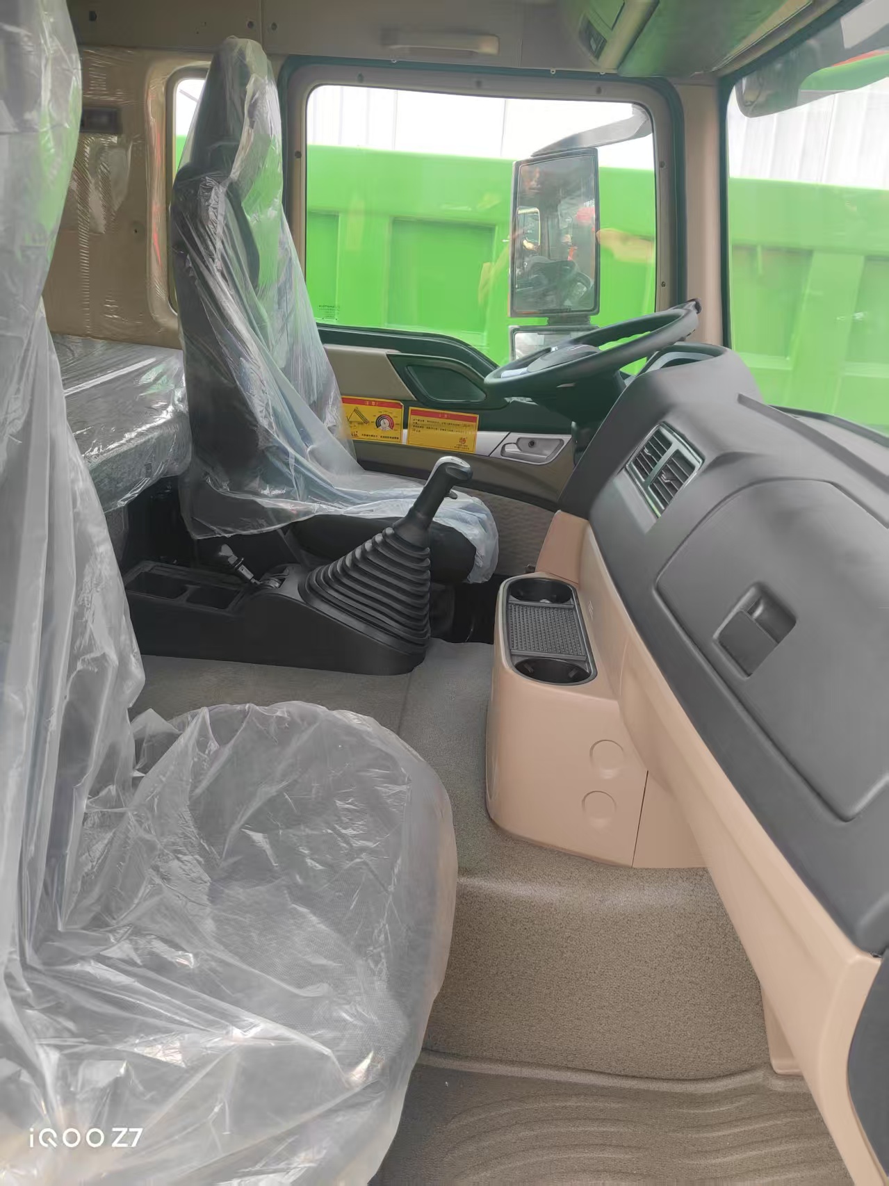 HOWO TX 6×4 dump truck image 8