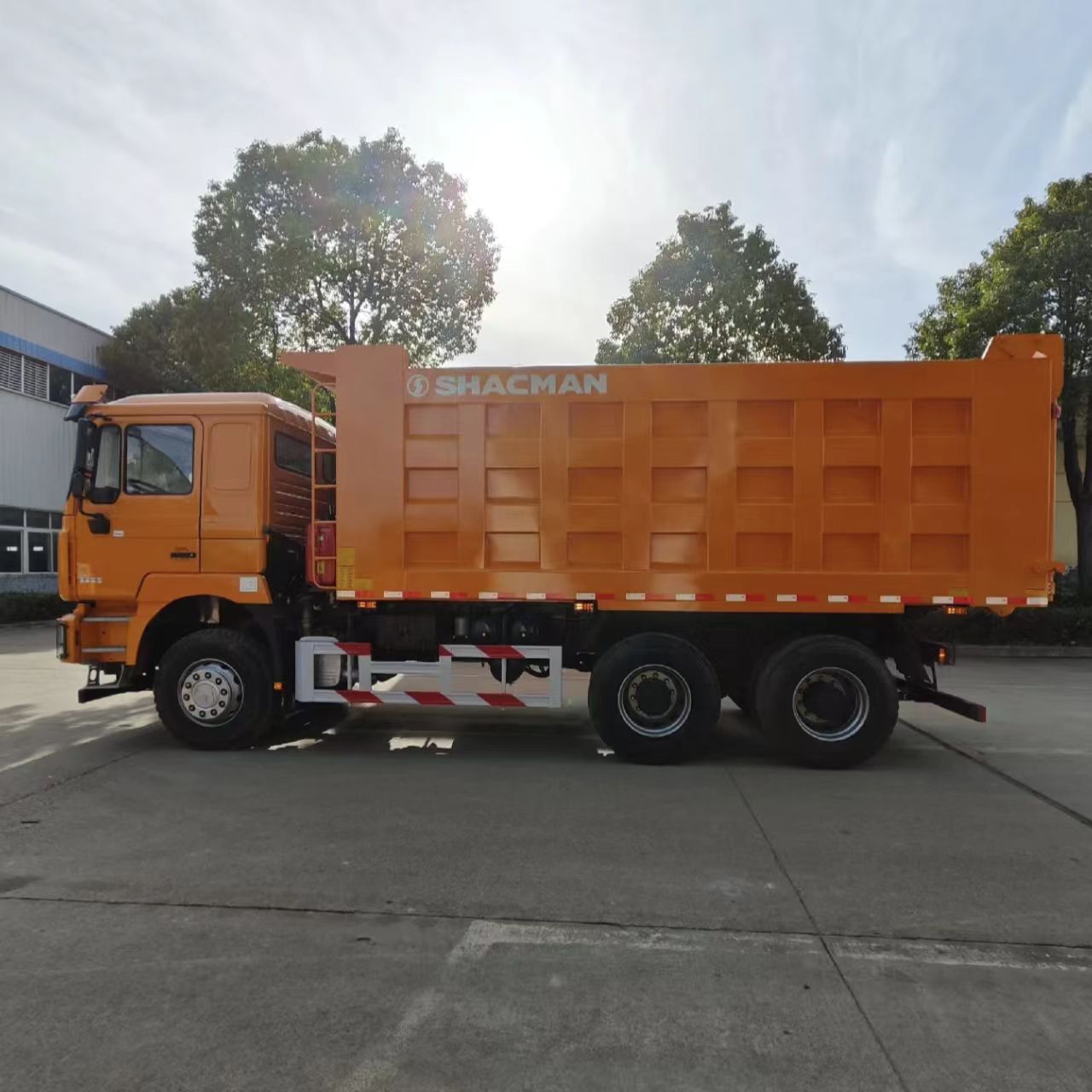 Shacman Delong F3000 6×4 Dump Truck image 6
