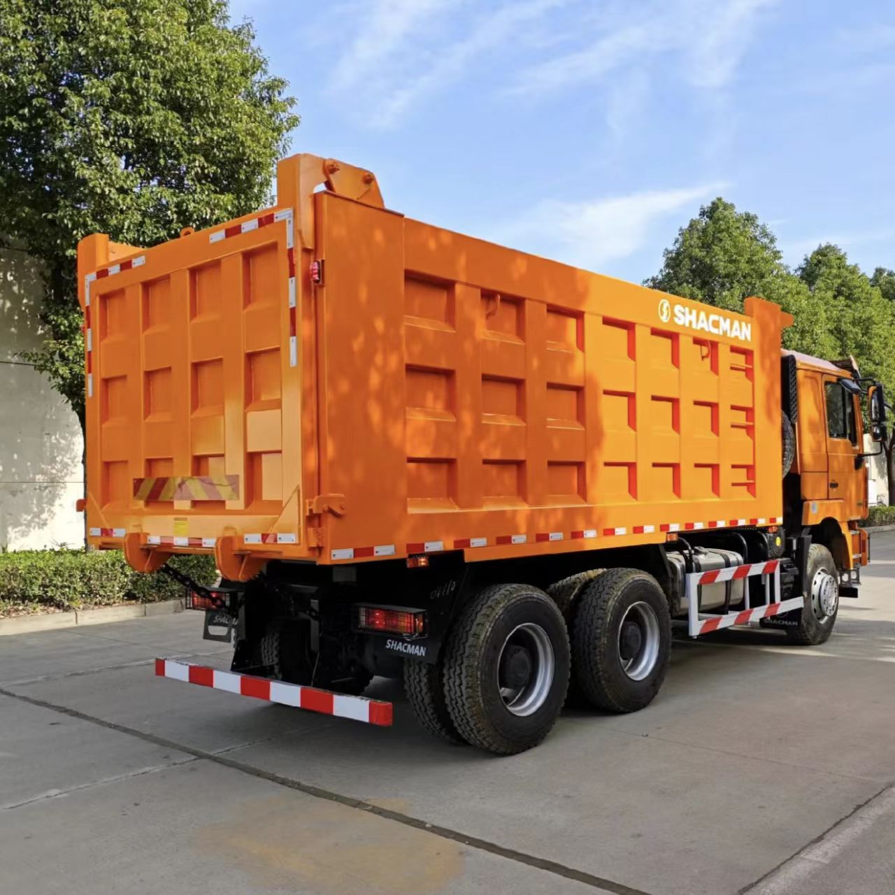 Shacman Delong F3000 6×4 Dump Truck image 5