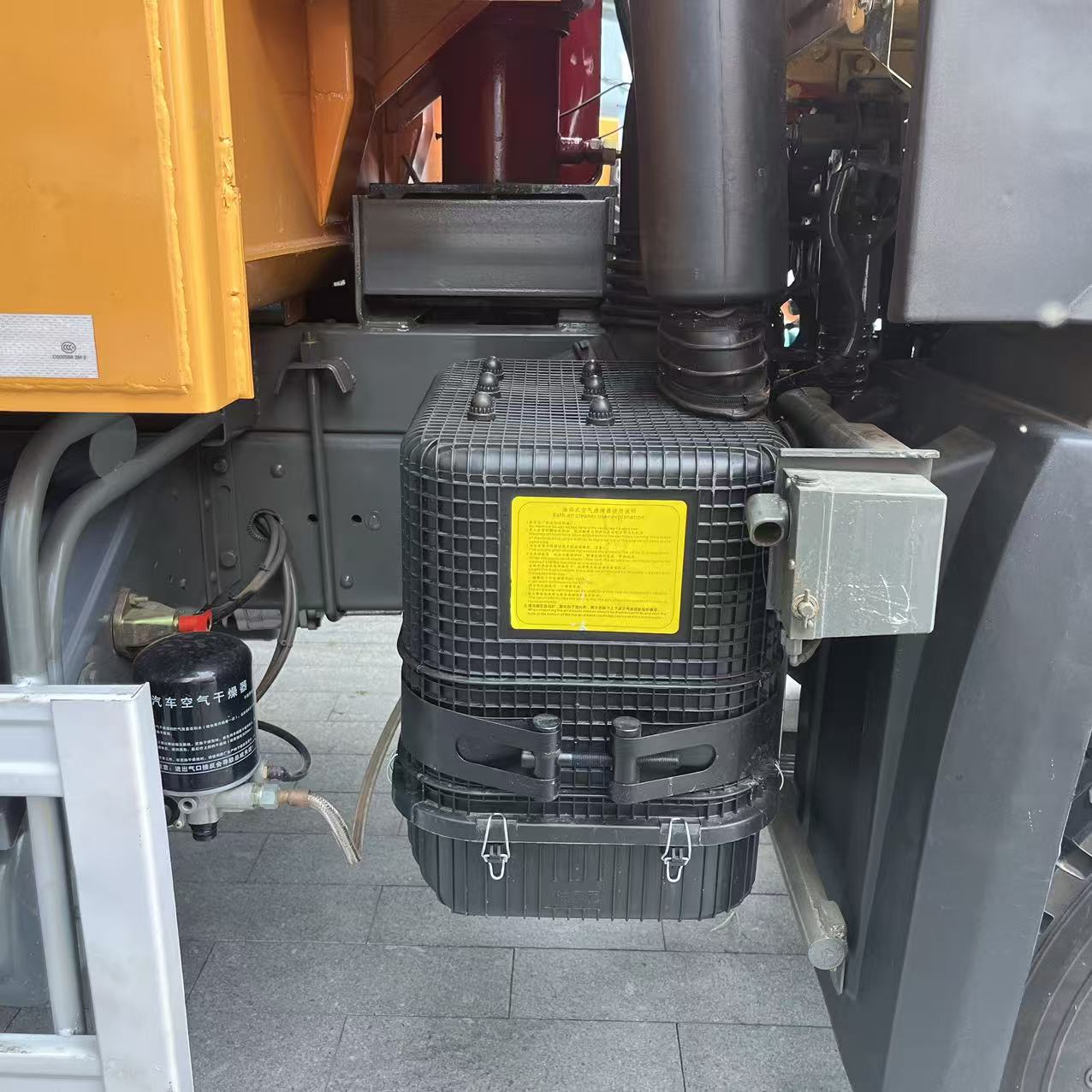 Howo 6×4 dump truck image 6
