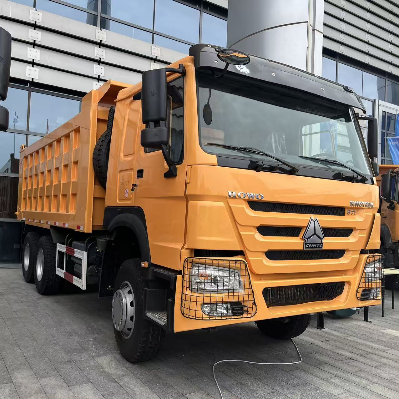 Howo 6×4 dump truck image 2