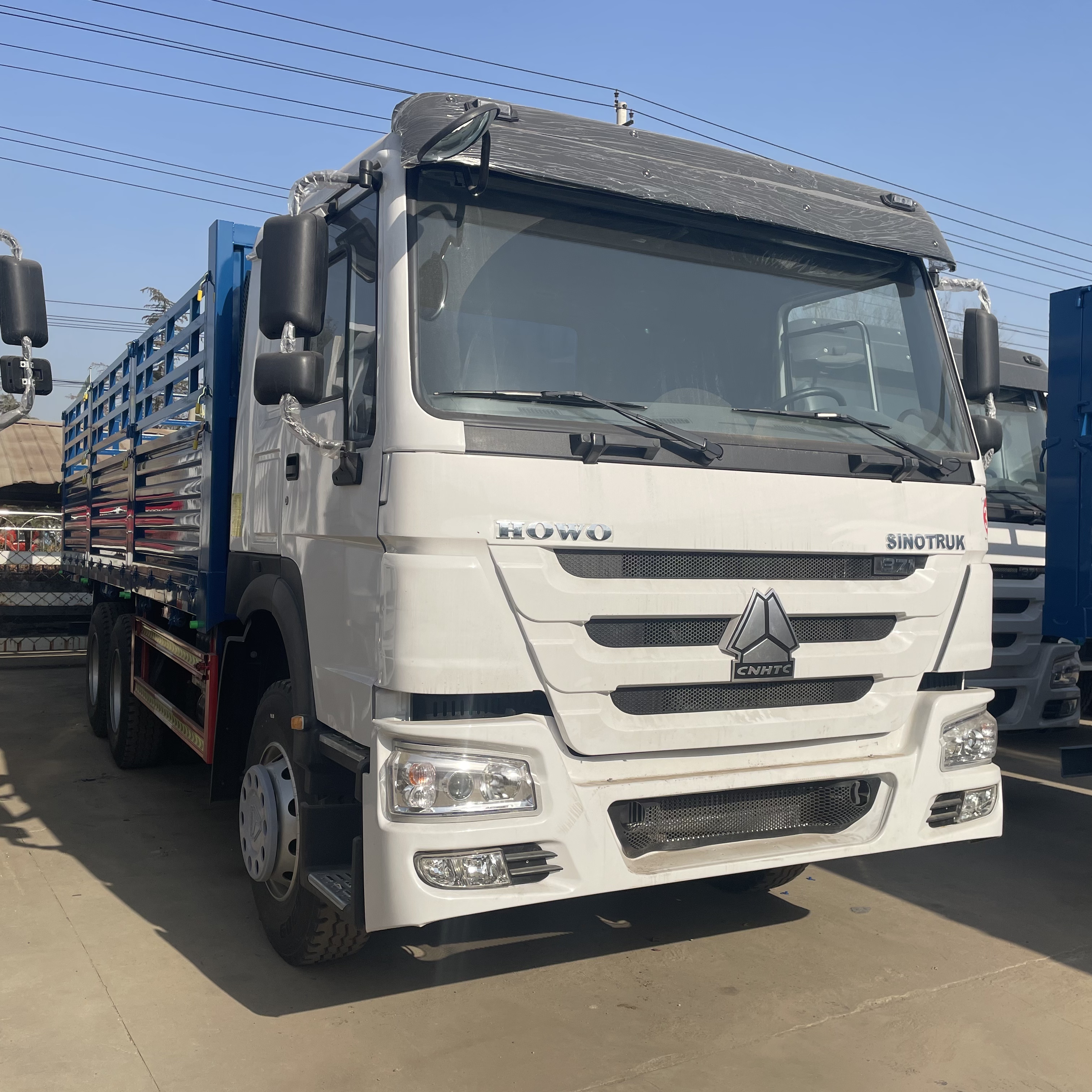 HOWO 6×4 Stake Cargo Truck（Fence Cargo Truck）