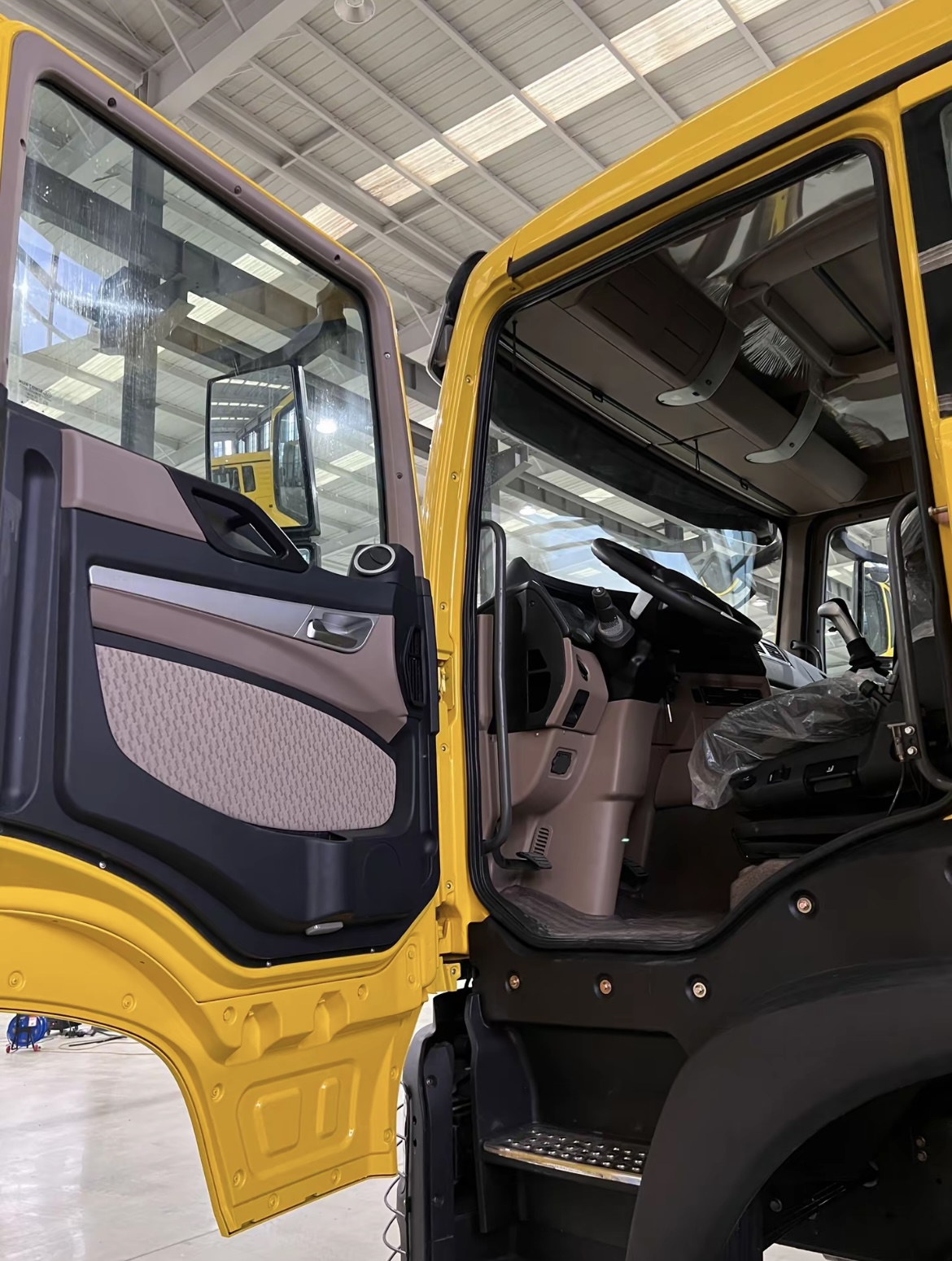 Howo 371 6x4 Dump Truck image 2