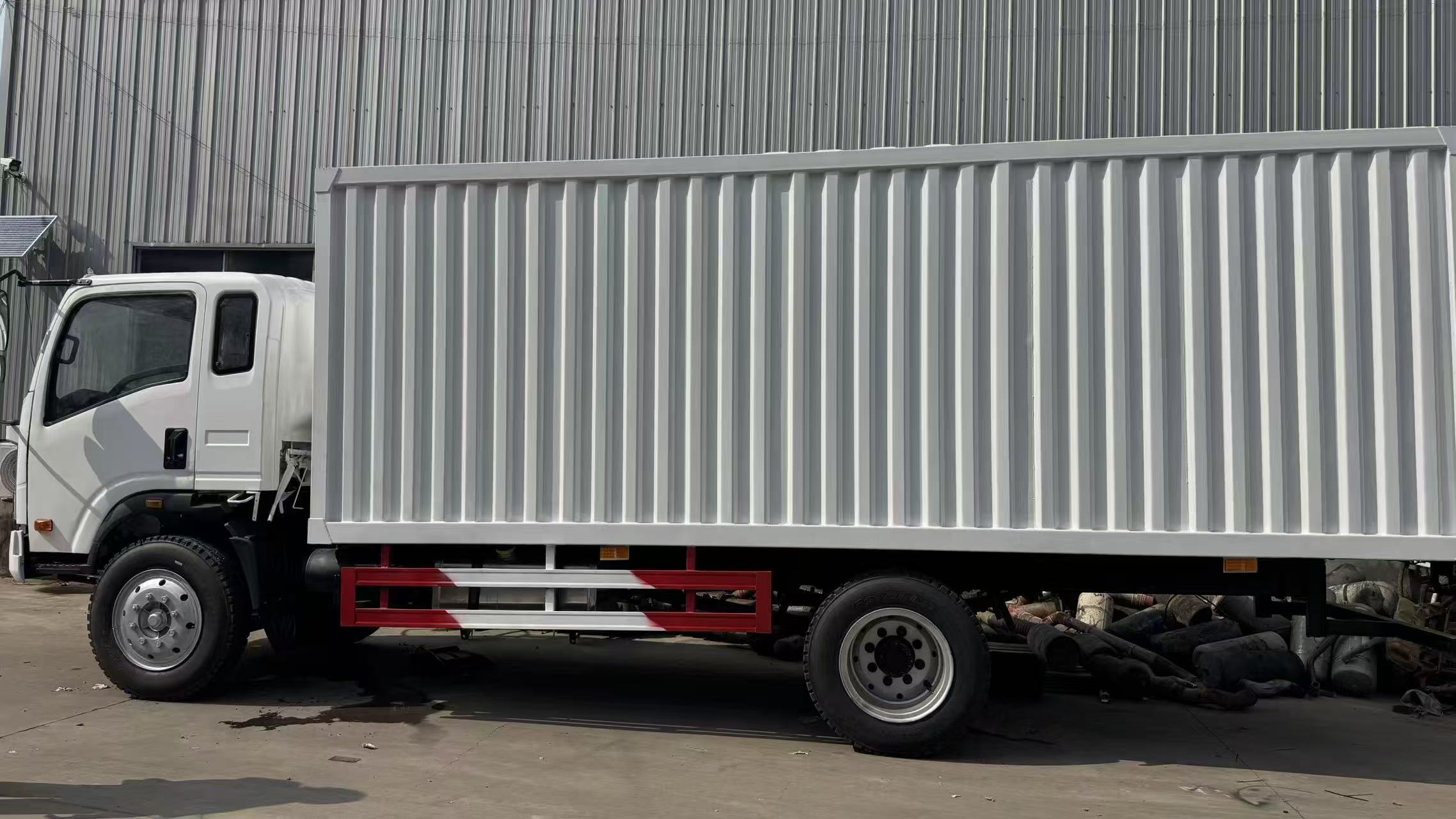 Howo 4×2 box truck image 6